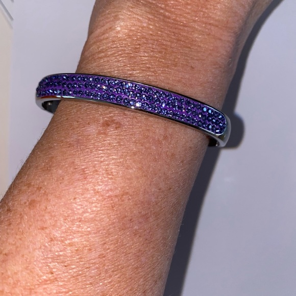 Chelsea Hill Stainless Steel bangle bracelet. - Picture 5 of 8